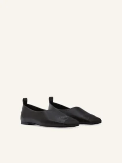 MINIMAL LEATHER LOAFER