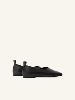 MINIMAL LEATHER LOAFER